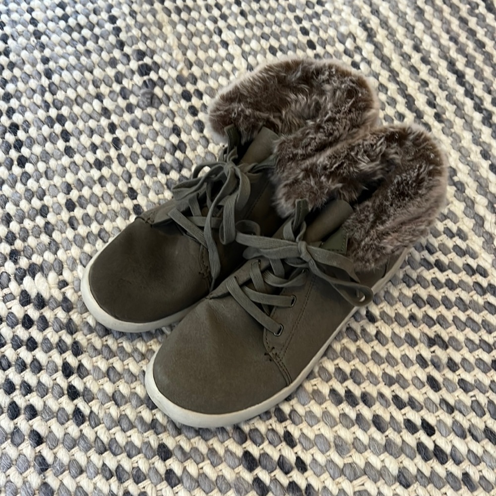 Bearpaw FRANKIE memory Foam bootie olive color